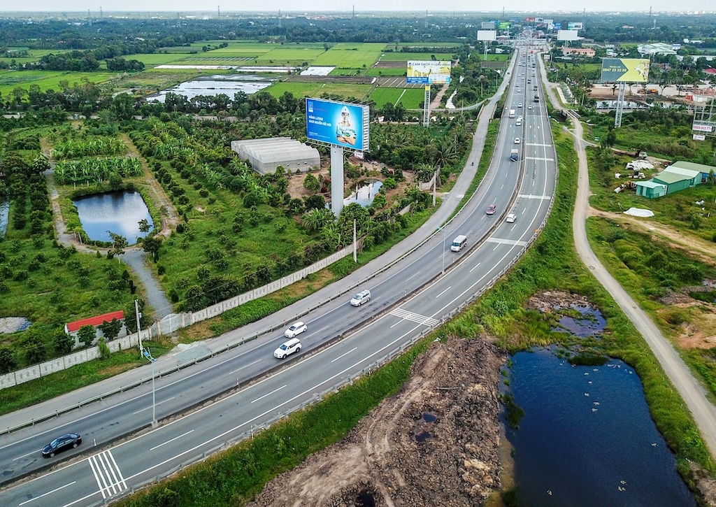 Những lưu ý cần biết khi mua đất gần đường cao tốc