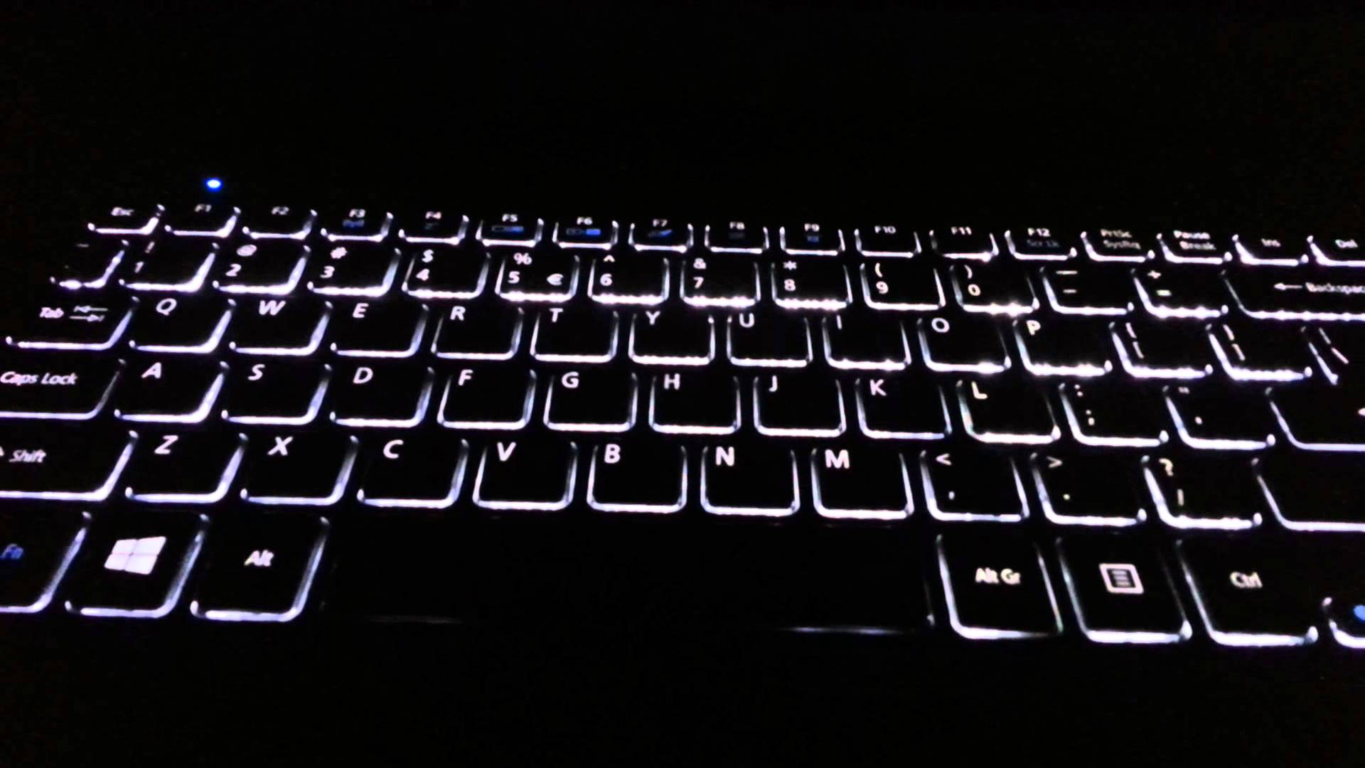 Cách bật đèn bàn phím laptop bằng phần mềm